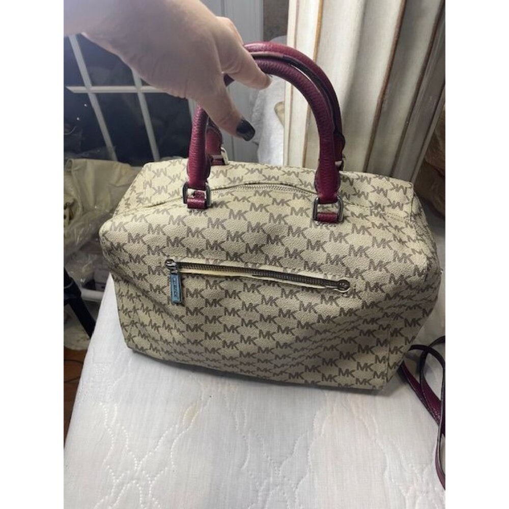 B907 - Preloved Michael Kors Grayson Duffel Medium Satchel – Classic MK Style - Picture 3 of 4